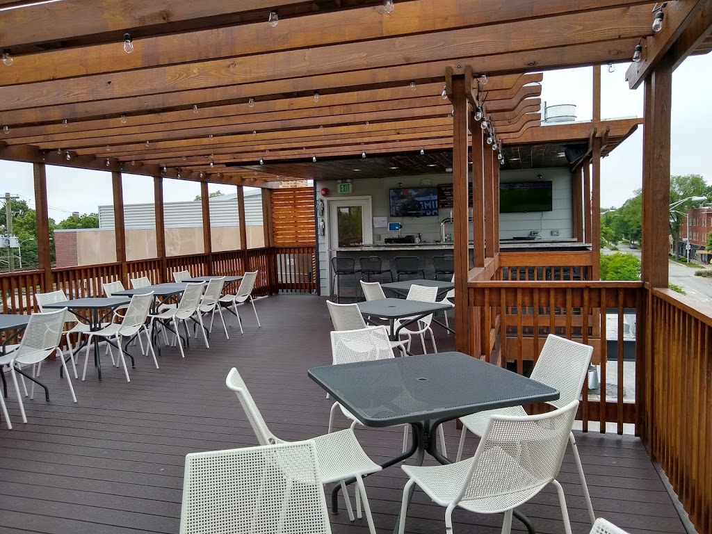 One Lake Brewing | restaurant | 1 Lake St, Oak Park, IL 60302, USA | 7084345232 OR +1 708-434-5232