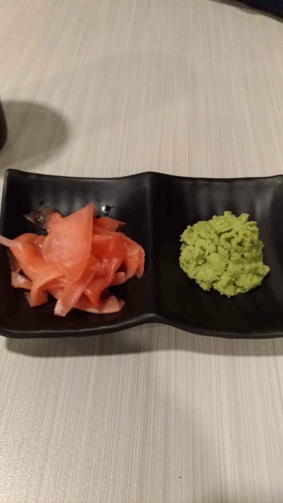 The Sushi Roll Noodle House | restaurant | 410 Front Rd, Windsor, ON N9J 1Z9, Canada | 5199709927 OR +1 519-970-9927