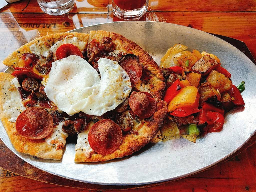 Sacs Place | restaurant | 2541 Broadway, Queens, NY 11106, USA | 7182045002 OR +1 718-204-5002