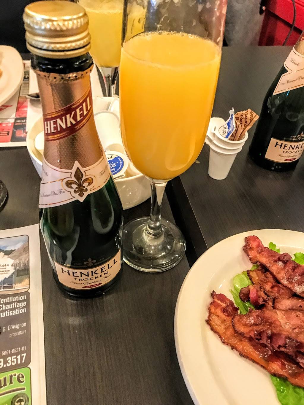 Restaurant Le Friandoeuf Inc | restaurant | 190 Boul Du Cure Labelle, Sainte-Thérèse, QC J7E 2X5, Canada | 4504371261 OR +1 450-437-1261