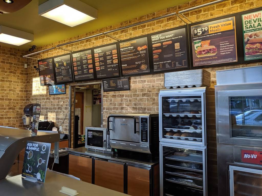 Subway Restaurants | restaurant | 1850 SW Skyline Blvd #3a, Portland, OR 97221, USA | 5034459580 OR +1 503-445-9580