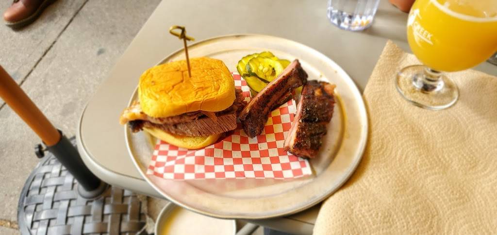 Durks Bar•B•Q | restaurant | 275 Thayer St, Providence, RI 02906, USA | 4013512807 OR +1 401-351-2807