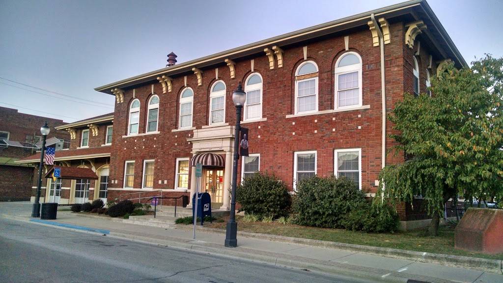 Downtown Martinsville | restaurant | 10 E Washington St, Martinsville, IN 46151, USA | 7653422449 OR +1 765-342-2449