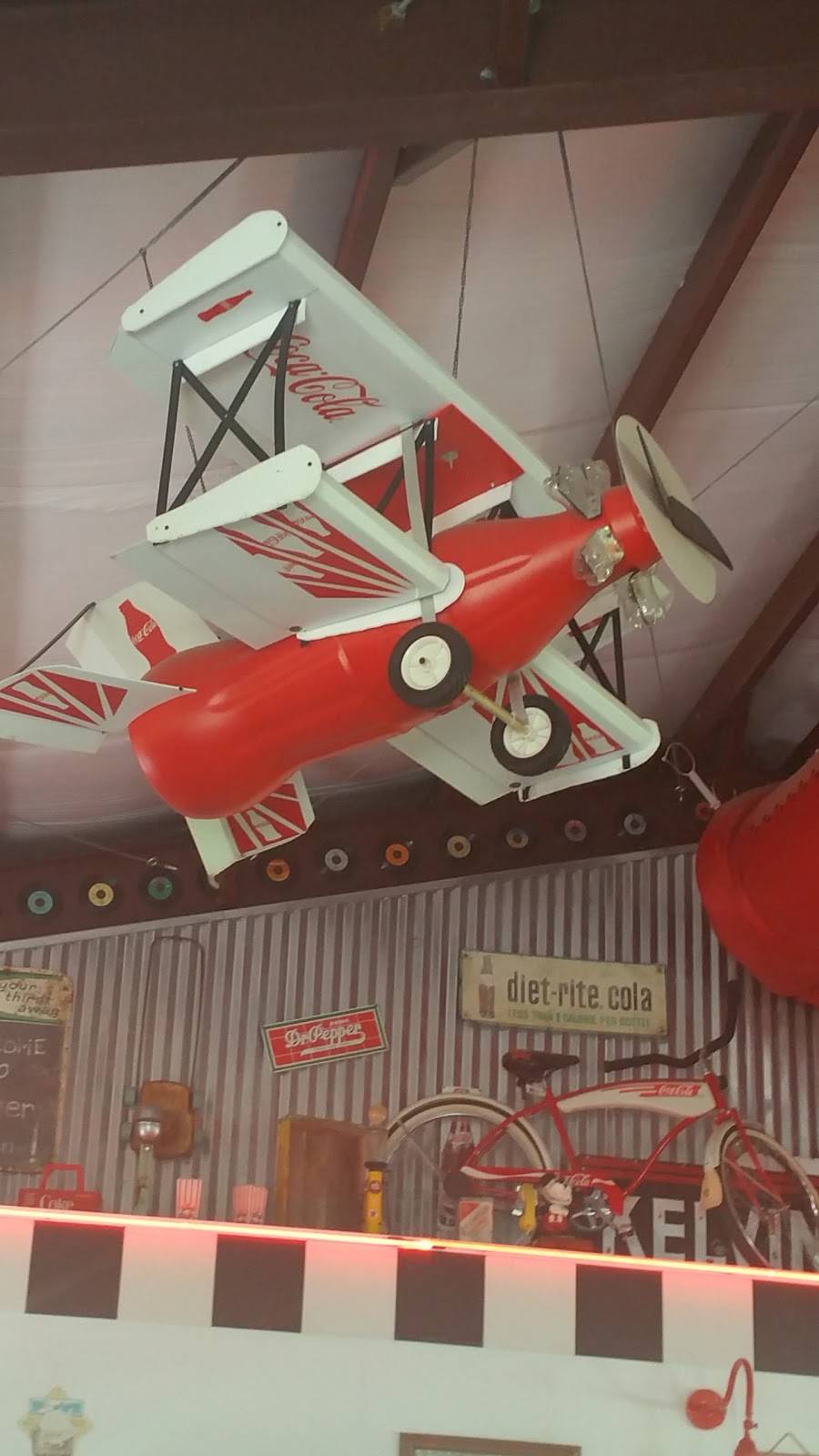 Burger Town | restaurant | 6223 W Roundbunch Rd, Orange, TX 77630, USA | 4097358840 OR +1 409-735-8840