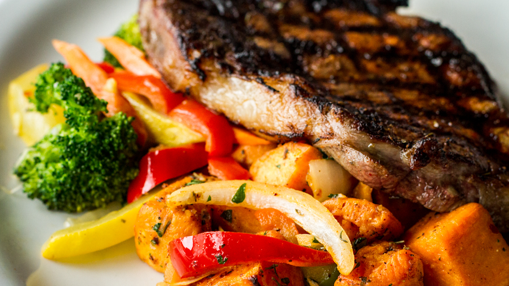 Joe Theismanns Restaurant | restaurant | 1800 Diagonal Rd A, Alexandria, VA 22314, USA | 7037390777 OR +1 703-739-0777