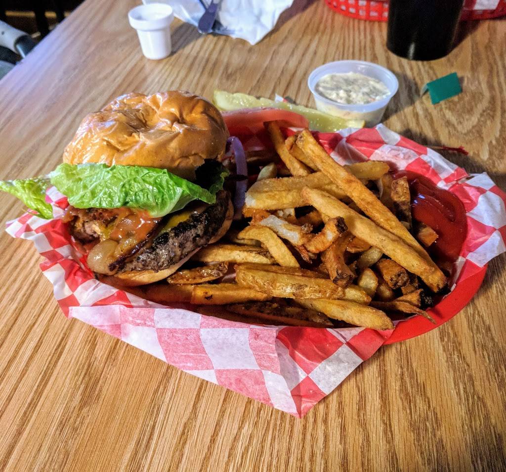 Billy Bobs Sports Bar and Grill | restaurant | N12025 County Hwy L, Tomahawk, WI 54487, USA | 7154534984 OR +1 715-453-4984