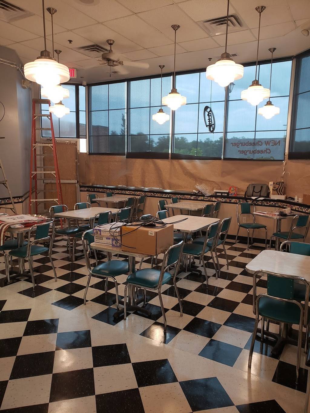 Cheeburger Cheeburger | restaurant | 1 Towne Centre Blvd Unit 5150, Fredericksburg, VA 22407, USA | 5407021011 OR +1 540-702-1011