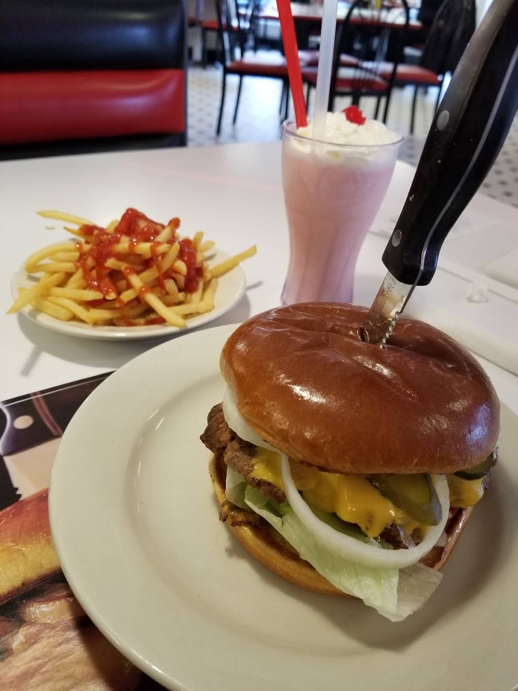 Steak n Shake | restaurant | 635 E Carmel Dr, Carmel, IN 46032, USA | 3178443936 OR +1 317-844-3936