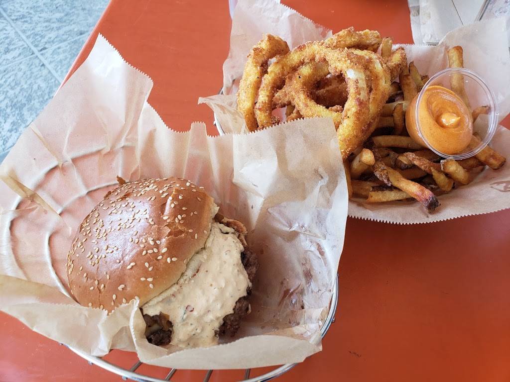 Farm Burger Dunwoody | restaurant | 4514B Chamblee Dunwoody Rd, Dunwoody, GA 30338, USA | 7704542201 OR +1 770-454-2201