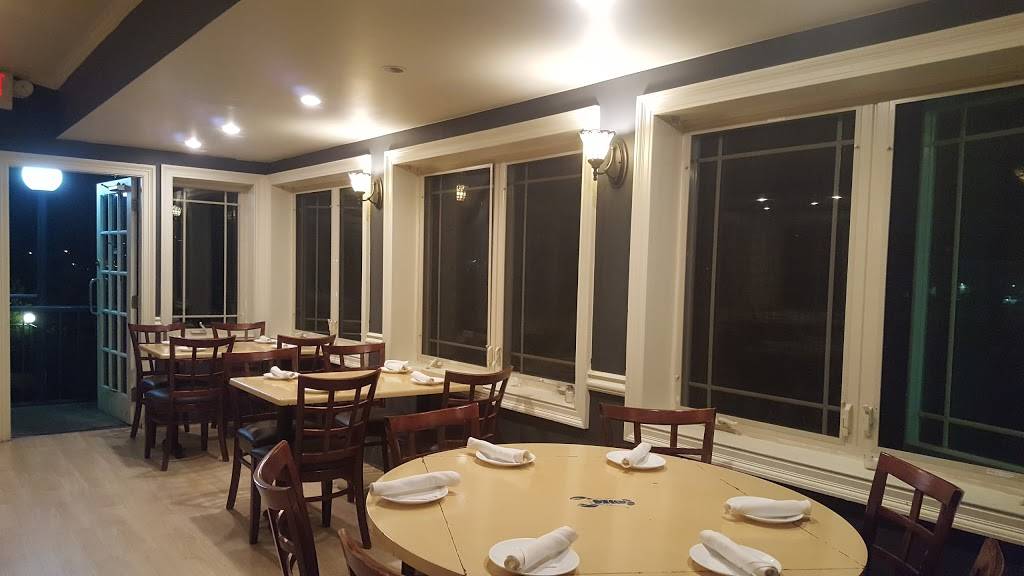 The Marina Grille | restaurant | 290 Drake Ave, New Rochelle, NY 10805, USA | 9143362600 OR +1 914-336-2600