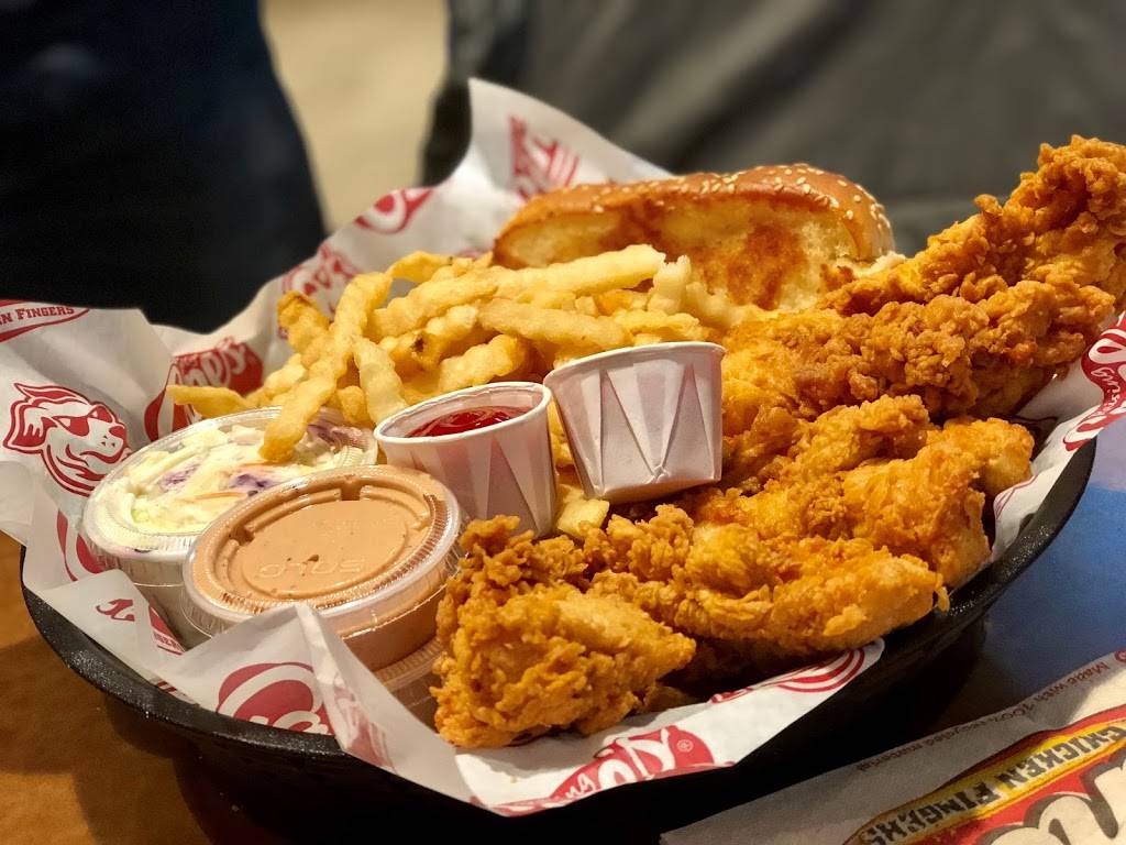 Raising Canes Chicken Fingers | meal takeaway | 6568 N Sheridan Rd, Chicago, IL 60626, USA | 7733819480 OR +1 773-381-9480