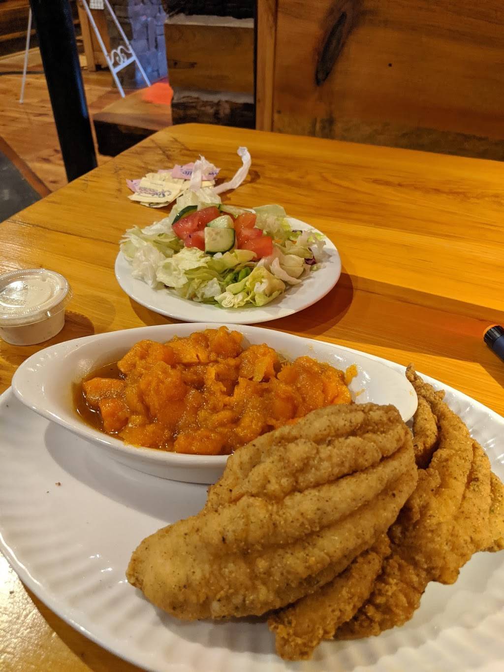 J. Ruckers House of Soul | restaurant | 140 N Baronne St, Ponchatoula, LA 70454, USA | 9854670150 OR +1 985-467-0150