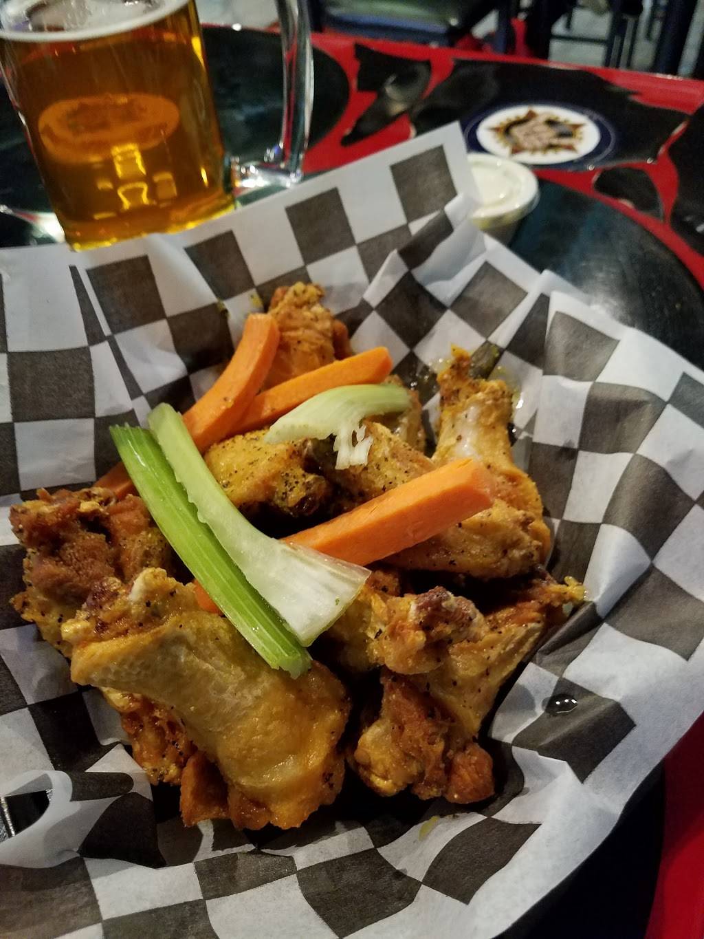 Rock & Wings | restaurant | 2180 White Ln, Bakersfield, CA 93304, USA | 6612825104 OR +1 661-282-5104