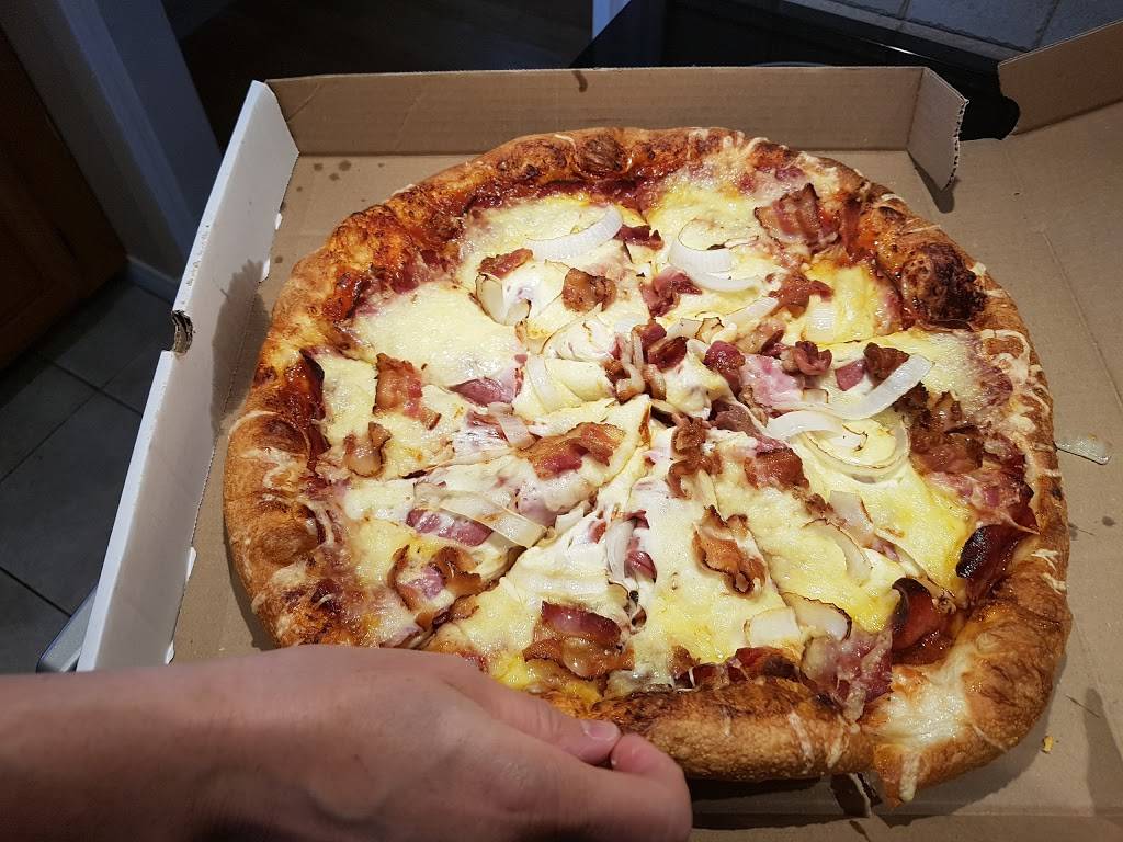 Restaurant Rio Pizza | restaurant | 5991 Avenue Auteuil, Brossard, QC J4Z 1N1, Canada | 4506767933 OR +1 450-676-7933