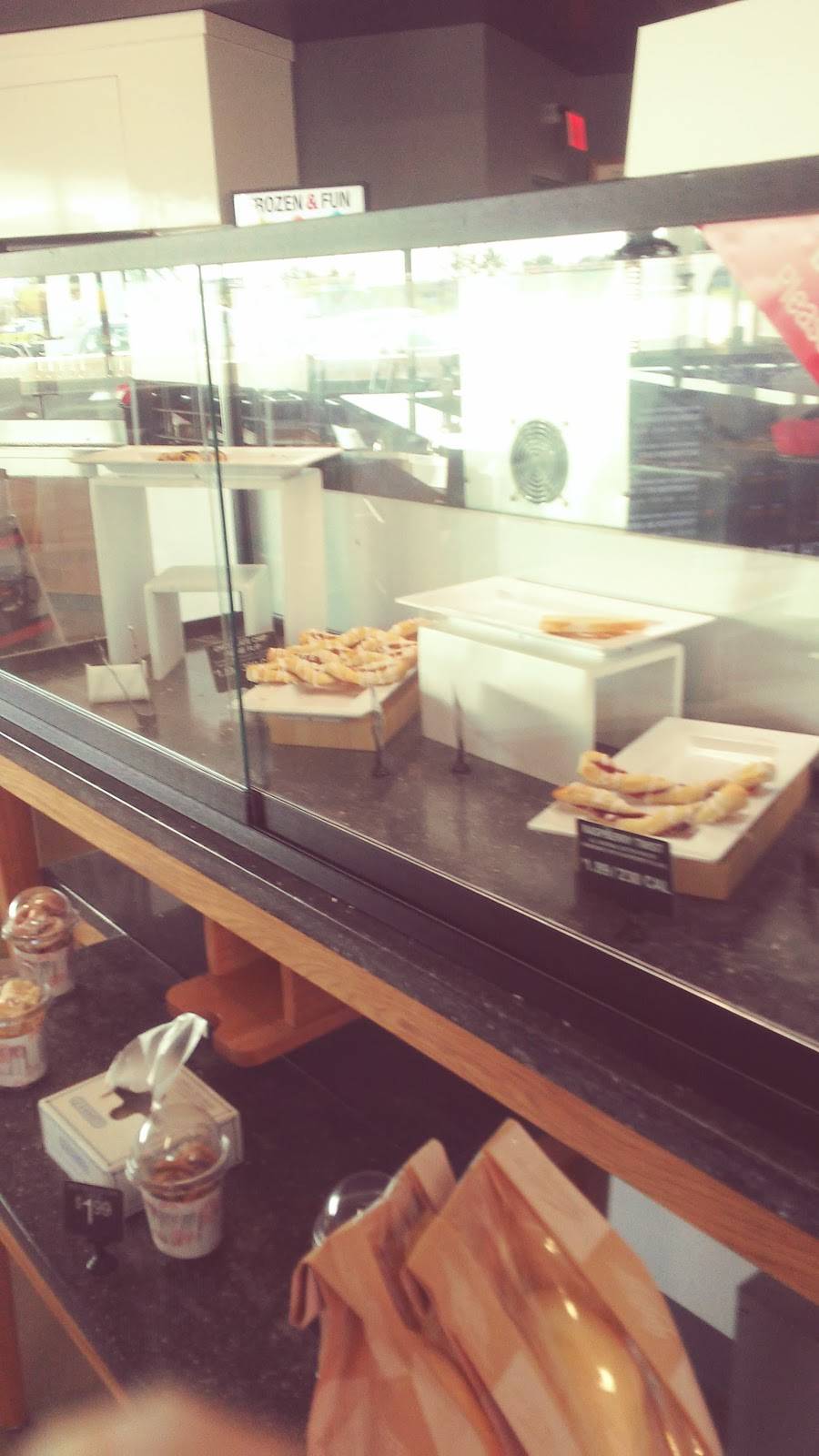 Kum & Go | meal takeaway | 5050 NW 2nd St, Des Moines, IA 50313, USA | 5152439365 OR +1 515-243-9365