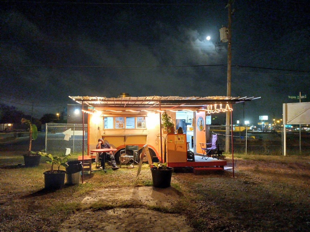 Sammys Family Fish | restaurant | 3602 Baldwin Blvd, Corpus Christi, TX 78405, USA | 3615499618 OR +1 361-549-9618