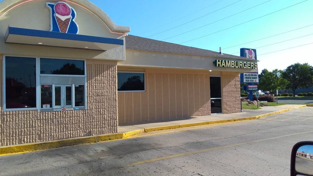 Braums Ice Cream & Burger Restaurant | restaurant | 440 N Tyler Rd, Wichita, KS 67212, USA | 3167225064 OR +1 316-722-5064