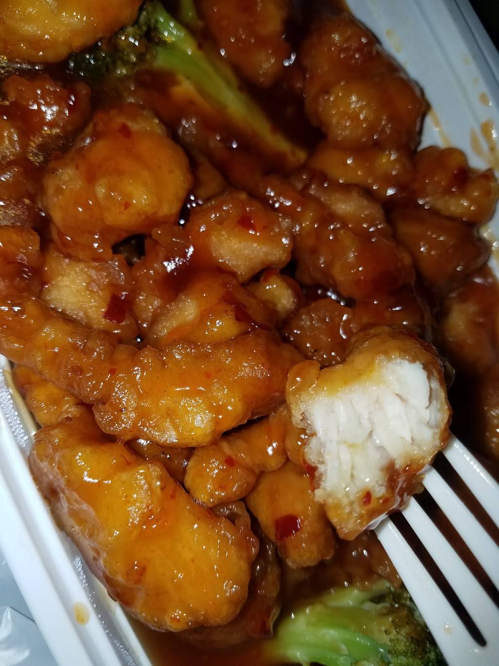 Cheng Chopsticks | restaurant | 3054 W Armitage Ave, Chicago, IL 60647, USA | 7733841668 OR +1 773-384-1668