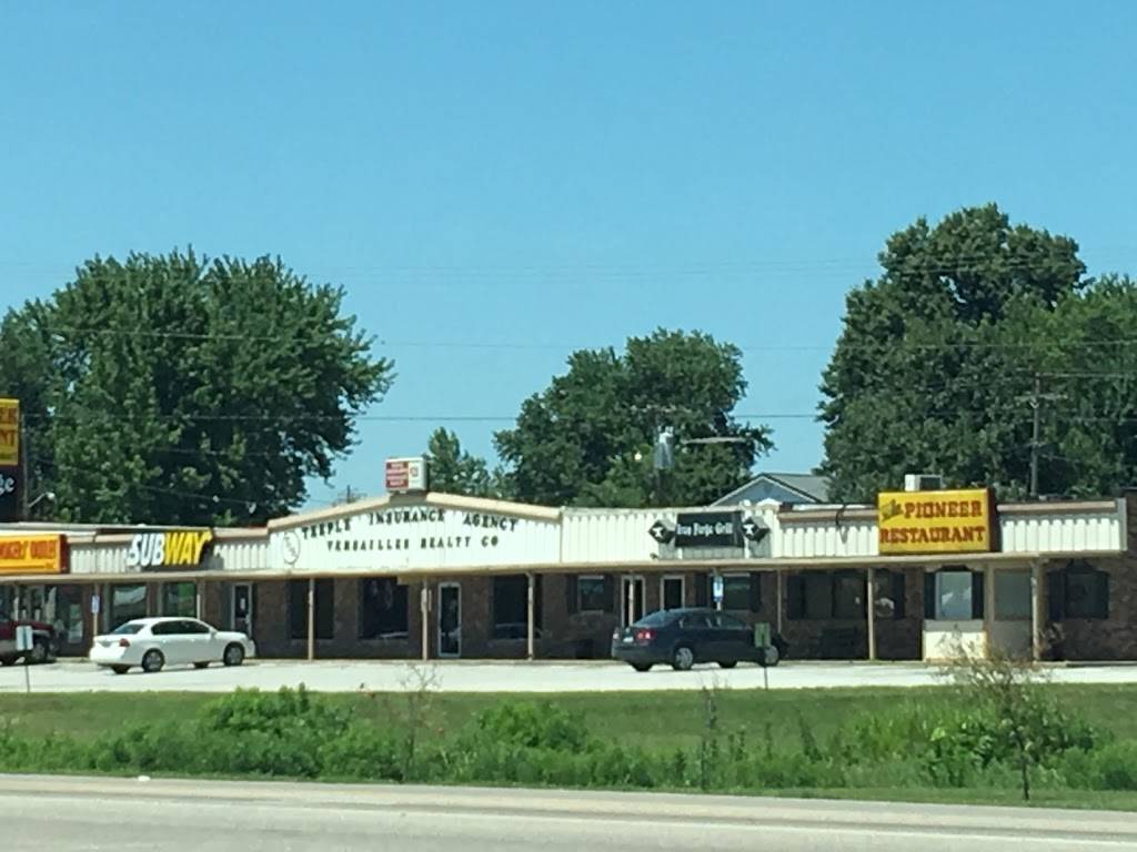 Subway Restaurants | restaurant | 809 W Newton St, Versailles, MO 65084, USA | 5733785640 OR +1 573-378-5640