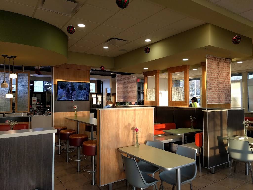 McDonalds | cafe | 12730 Harbor Dr, Lake Ridge, VA 22192, USA | 7034915563 OR +1 703-491-5563