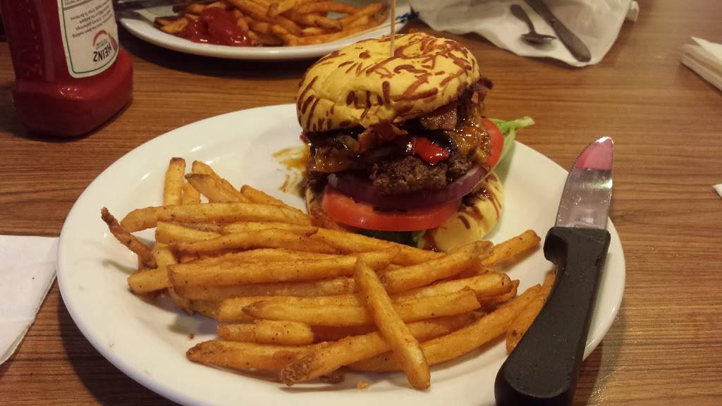 Dennys | restaurant | 139 Factory Outlet Dr, Fort Chiswell, VA 24360, USA | 2766373057 OR +1 276-637-3057