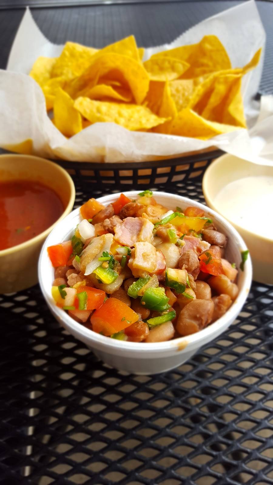 El Caporal Mexican Restaurant | restaurant | 241 Charles H Dimmock Pkwy, Colonial Heights, VA 23834, USA | 8045208492 OR +1 804-520-8492