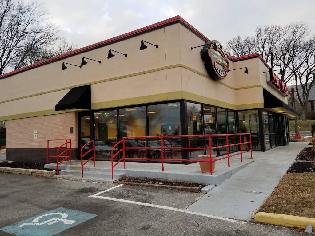 Boston Market | restaurant | 1776 Old York Rd, Abington, PA 19001, USA | 2157849090 OR +1 215-784-9090