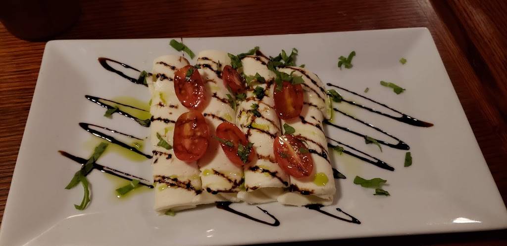 Leones | restaurant | 19 S Park St, Montclair, NJ 07042, USA | 9735099077 OR +1 973-509-9077