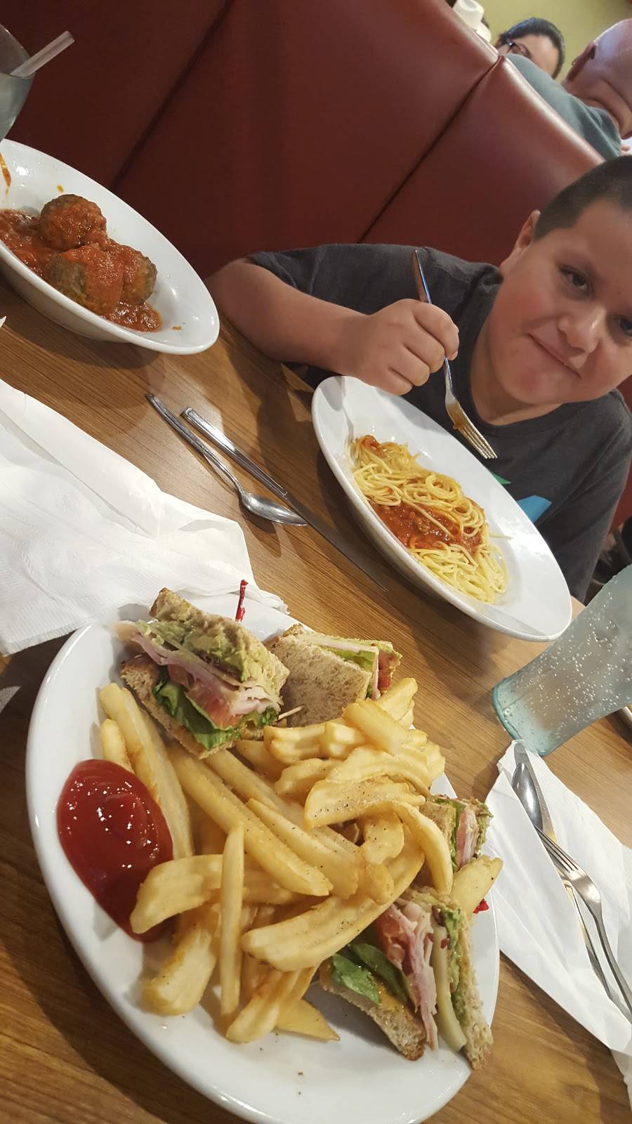 Dennys | restaurant | 6859 W US Hwy 90, San Antonio, TX 78227, USA | 2106733522 OR +1 210-673-3522