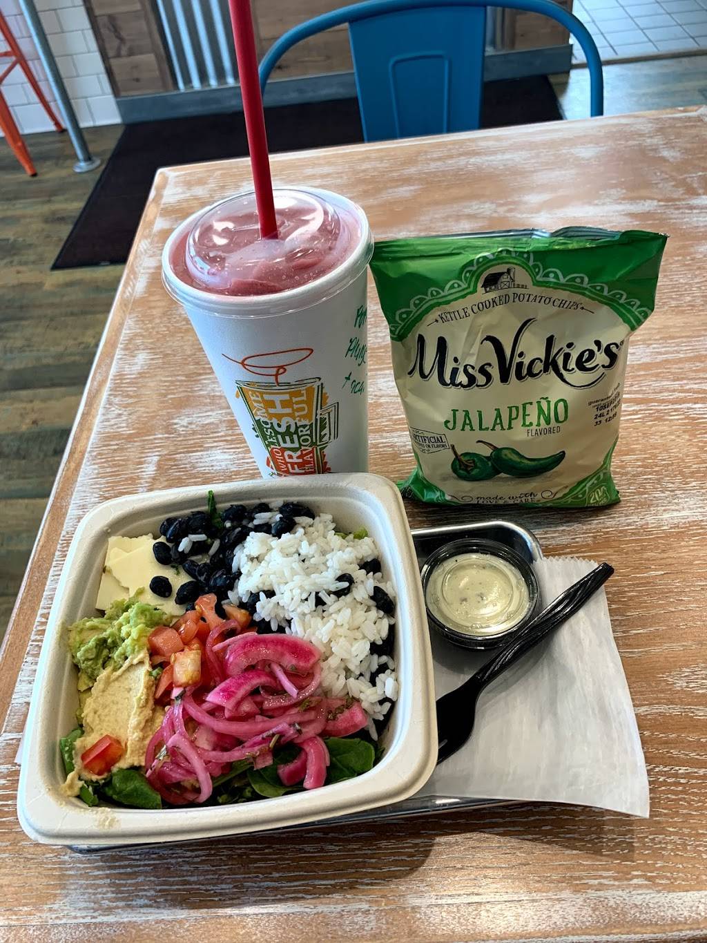 Tropical Smoothie Cafe | restaurant | 1266 28th St SW, Wyoming, MI 49509, USA | 6162224145 OR +1 616-222-4145