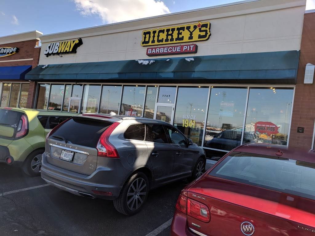 Dickeys Barbecue Pit | restaurant | 7769 Day Dr, Parma, OH 44129, USA | 4408823808 OR +1 440-882-3808