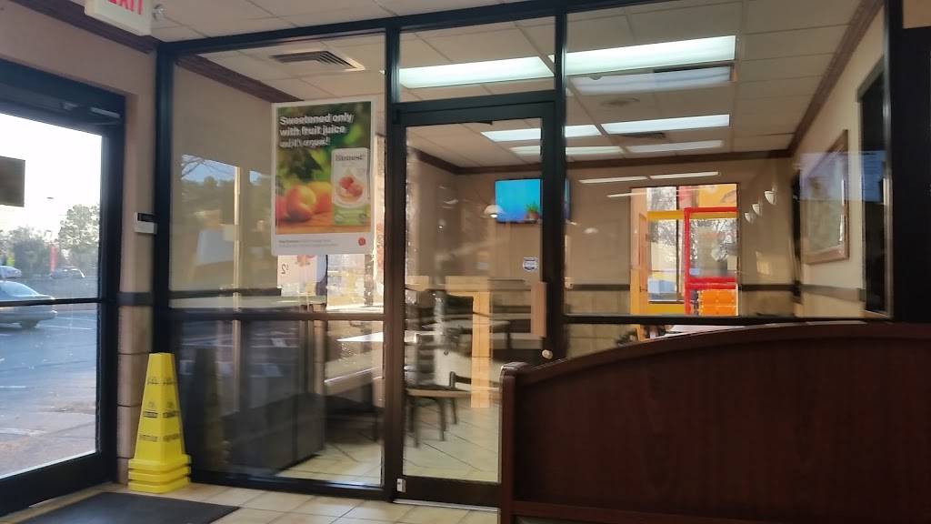 McDonalds | cafe | 3108 Old Forest Rd, Lynchburg, VA 24501, USA | 4343857828 OR +1 434-385-7828