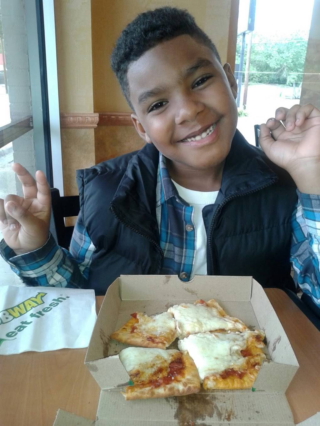 Subway Restaurants | restaurant | 9660 Audelia Road Suite 212-A Lake Ridge, Village Shop. Ctr, Dallas, TX 75238, USA | 2145031619 OR +1 214-503-1619