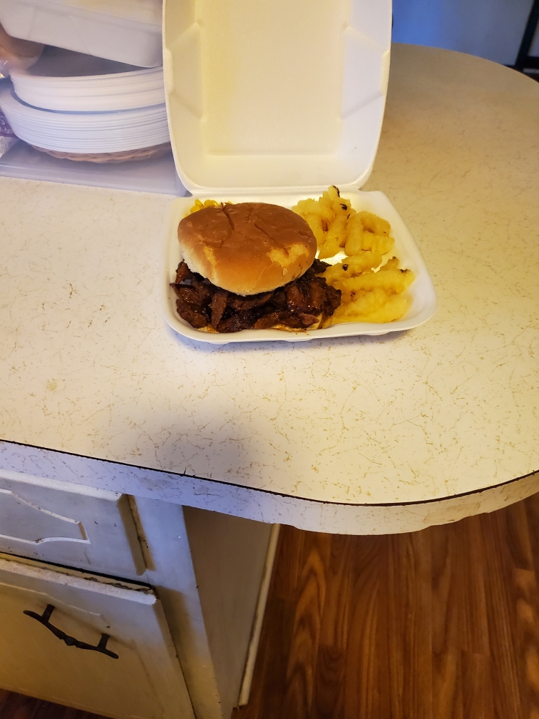 Derricks BBQ | restaurant | 1940 S Elmira Ave #114, Russellville, AR 72802, USA | 4792649338 OR +1 479-264-9338