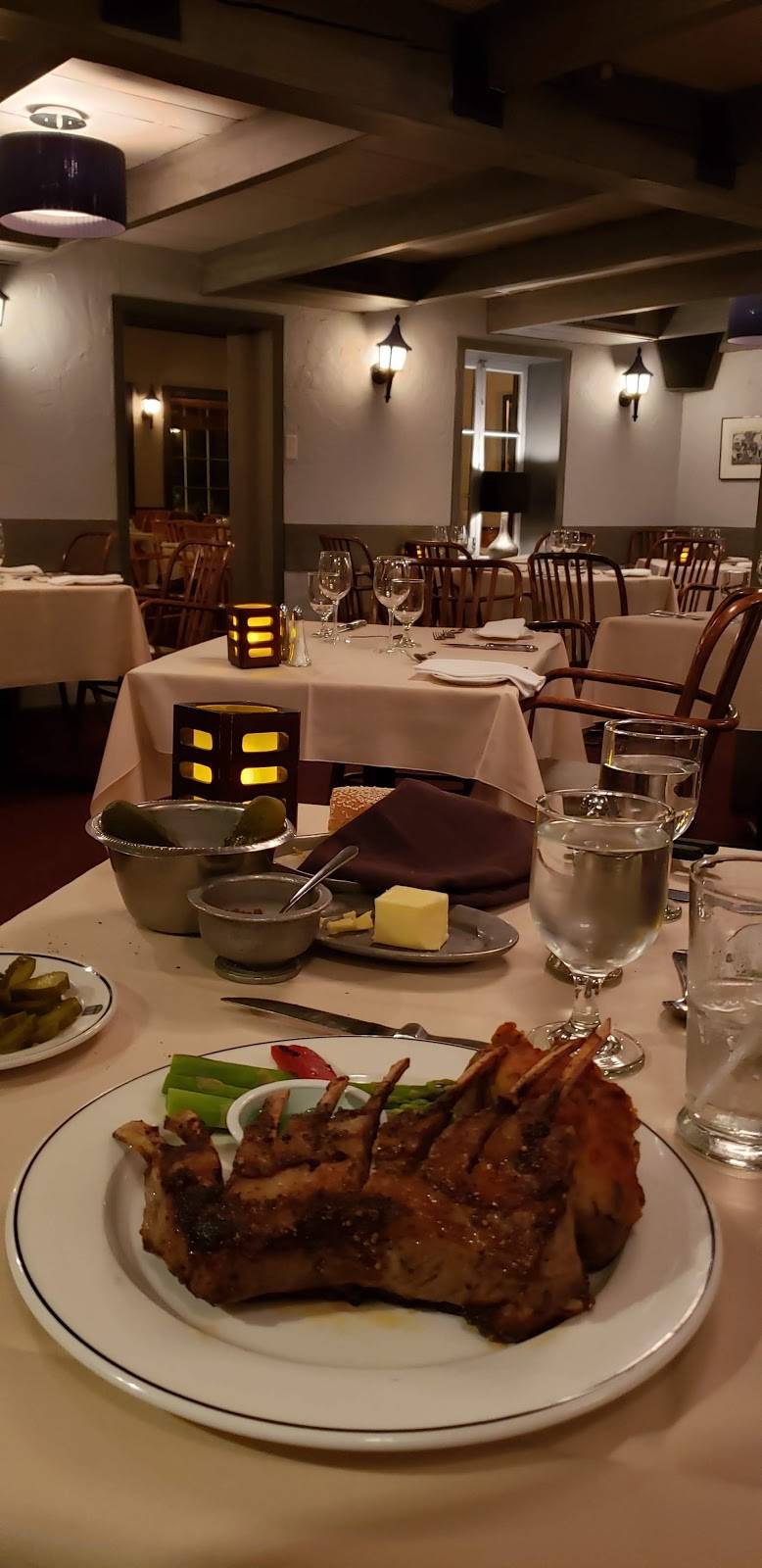 Gibbys | restaurant | 414 Rue Principale, Saint-Sauveur, QC J0R 1R4, Canada | 4502272623 OR +1 450-227-2623