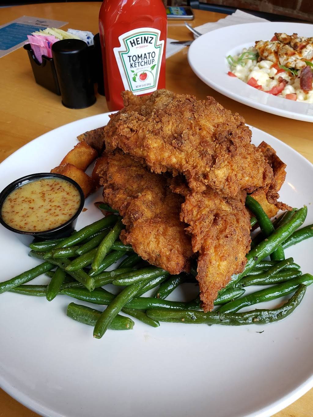 Seven Senses Food & Cheer | restaurant | 32 W Broad St, Cookeville, TN 38501, USA | 9315200077 OR +1 931-520-0077