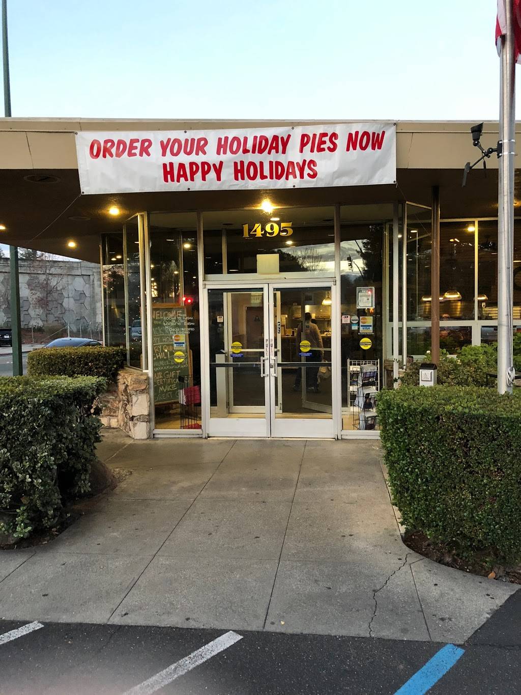 The Original Hickry Pit | restaurant | 1495 S Main St, Walnut Creek, CA 94596, USA | 9259357450 OR +1 925-935-7450