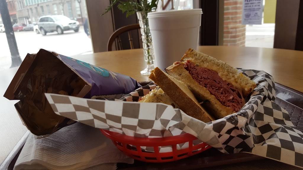 Franklin Square Deli | restaurant | 108 S Water St, Kent, OH 44240, USA | 3306732942 OR +1 330-673-2942