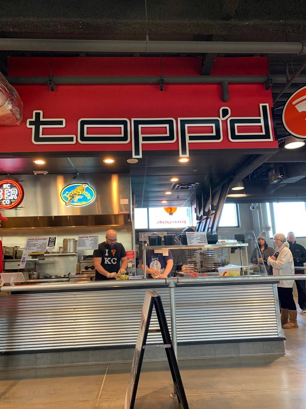 Toppd Pizza Lenexa Public Market | restaurant | 8750 Penrose Ln, Lenexa, KS 66219, USA | 9136777070 OR +1 913-677-7070