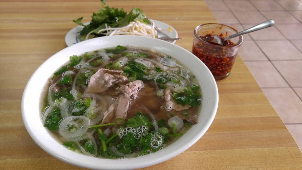 Pho Le | restaurant | 5015 Antoine Dr, Houston, TX 77092, USA | 7139564970 OR +1 713-956-4970
