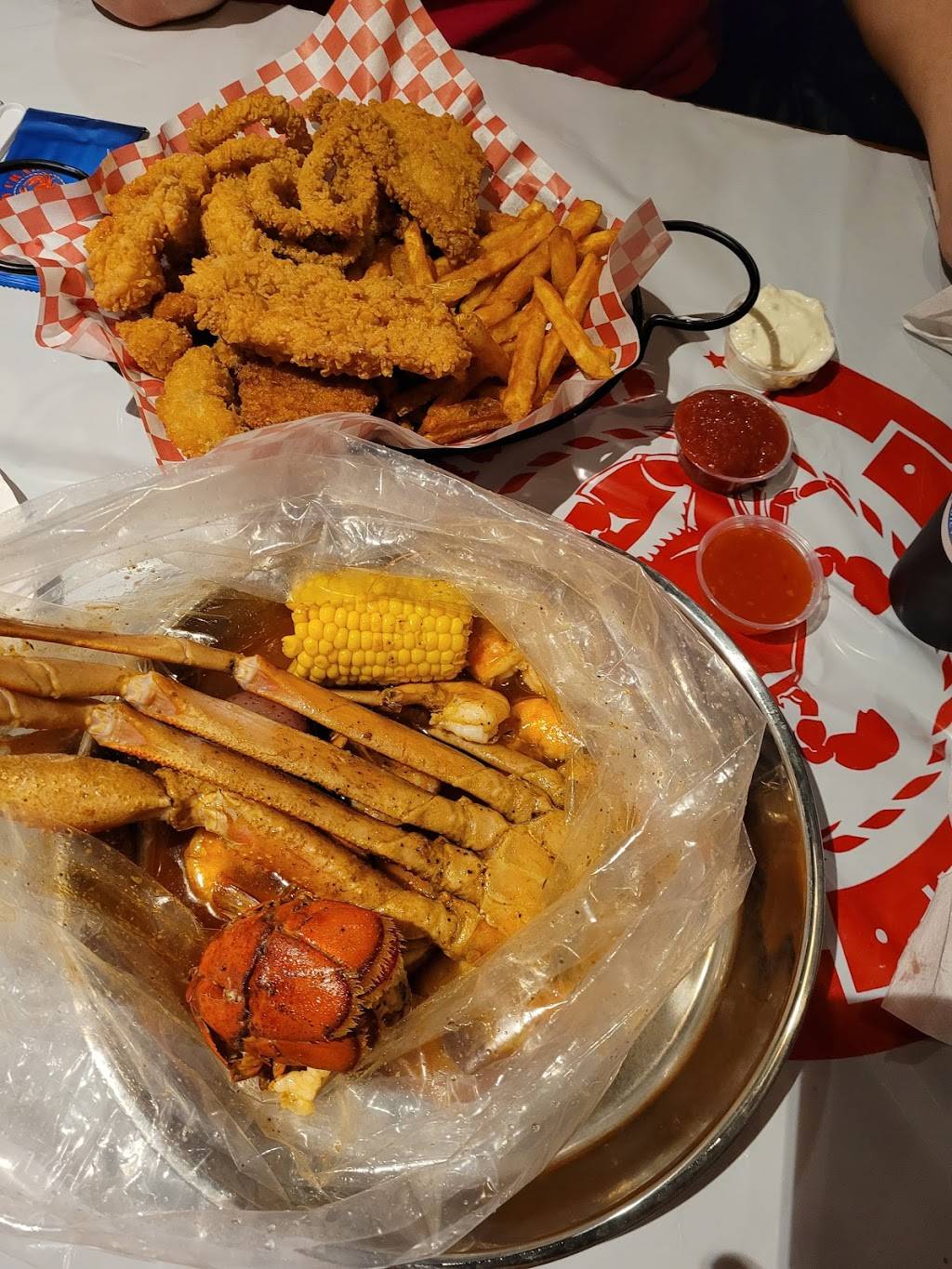 Red Crab - Juicy Seafood | restaurant | 2314 W Jefferson St, Joliet, IL 60435, USA | 8152805005 OR +1 815-280-5005