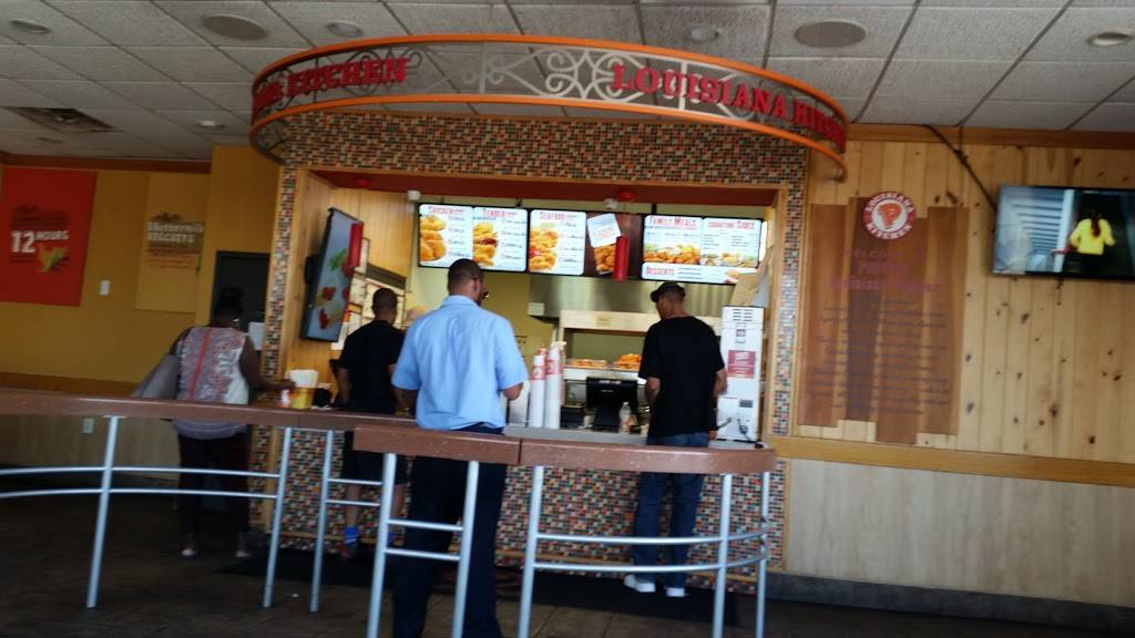 Popeyes Louisiana Kitchen | restaurant | 16525 Liberty Ave, Jamaica, NY 11433, USA | 7185234233 OR +1 718-523-4233