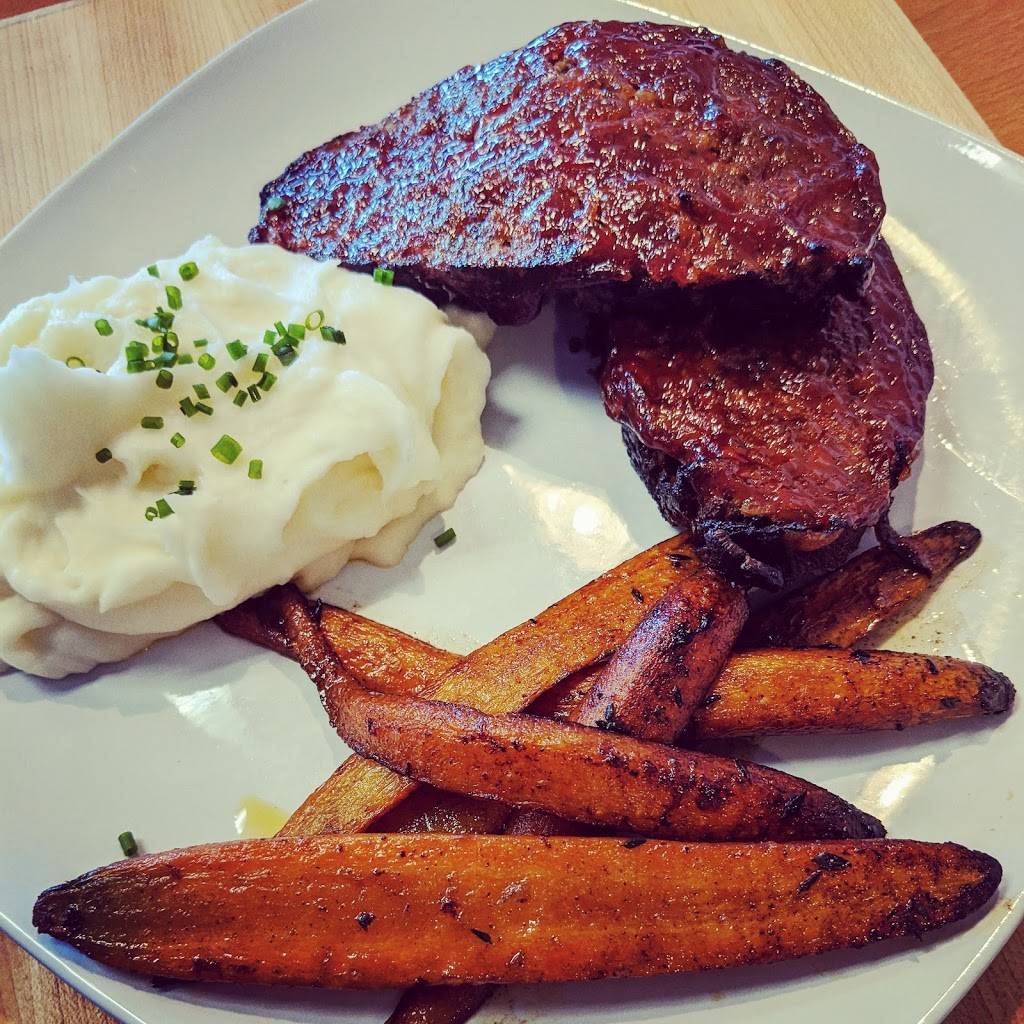 The Farm House Diner | restaurant | 2303 E Washington St, Bloomington, IL 61704, USA | 3096620186 OR +1 309-662-0186