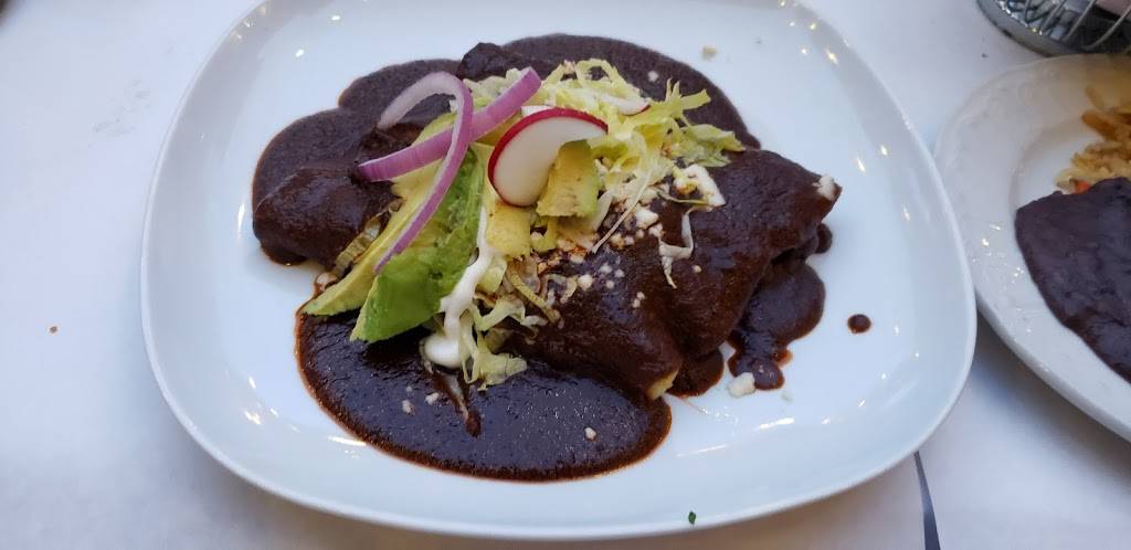 El Barzon | restaurant | 3710 Junction Ave, Detroit, MI 48210, USA | 3138942070 OR +1 313-894-2070