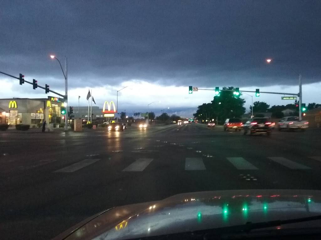 Jack in the Box | restaurant | 1480 W Lake Mead Blvd, Las Vegas, NV 89106, USA | 7026384188 OR +1 702-638-4188