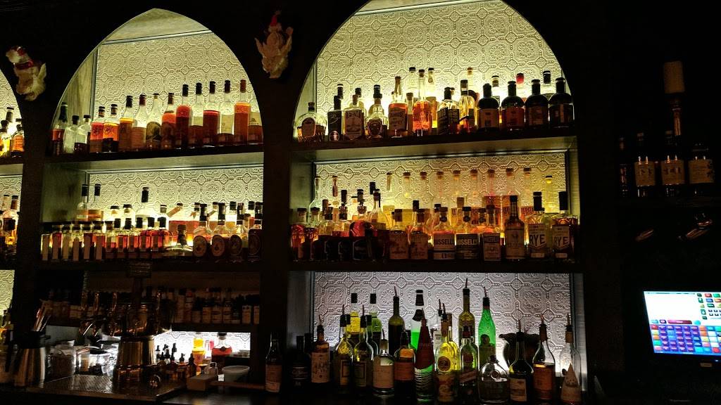 Bookmakers Cocktail Club | restaurant | 31 E Cross St, Baltimore, MD 21230, USA | 4434384039 OR +1 443-438-4039