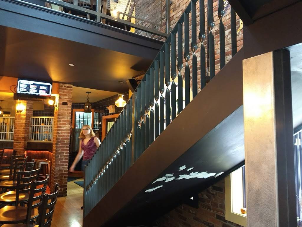 Robertos Real American Tavern | restaurant | 31 S Main St, East Windsor, CT 06088, USA | 8603709888 OR +1 860-370-9888