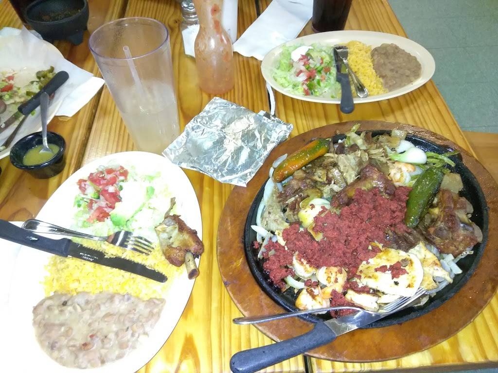 El Mercadito de Memphis | restaurant | 3766 Ridgeway Rd, Memphis, TN 38115, USA | 9016008000 OR +1 901-600-8000