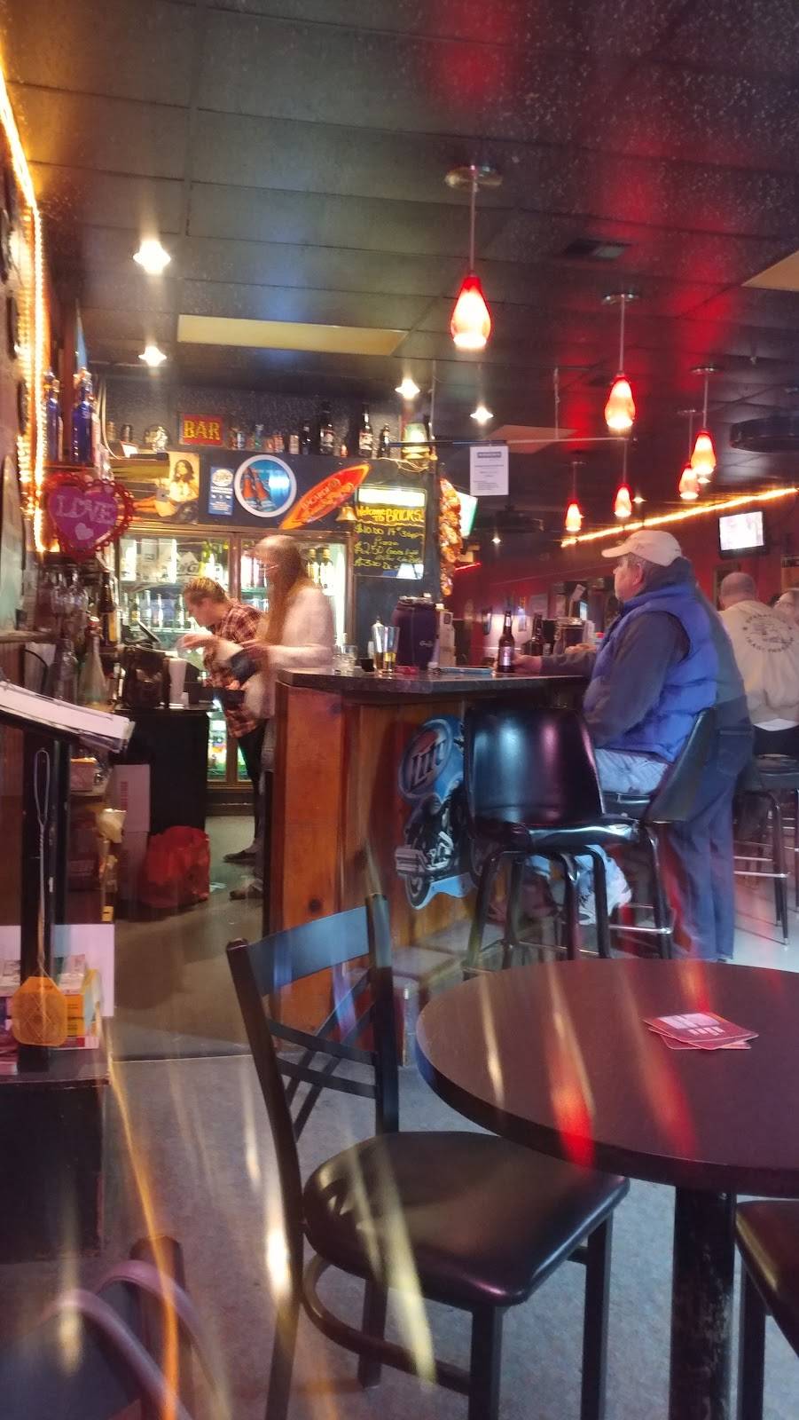 Bricks | restaurant | 409 State St, Augusta, KS 67010, USA | 3167750001 OR +1 316-775-0001