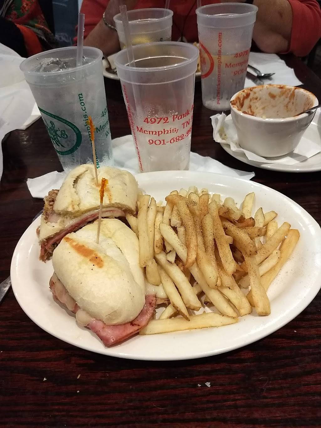 Patricks | restaurant | 4972 Park Ave, Memphis, TN 38117, USA | 9016822852 OR +1 901-682-2852